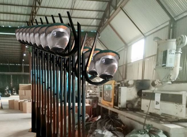 Đèn sân vườn Tuylip lắp trên Cột đèn sân vườn DC10
