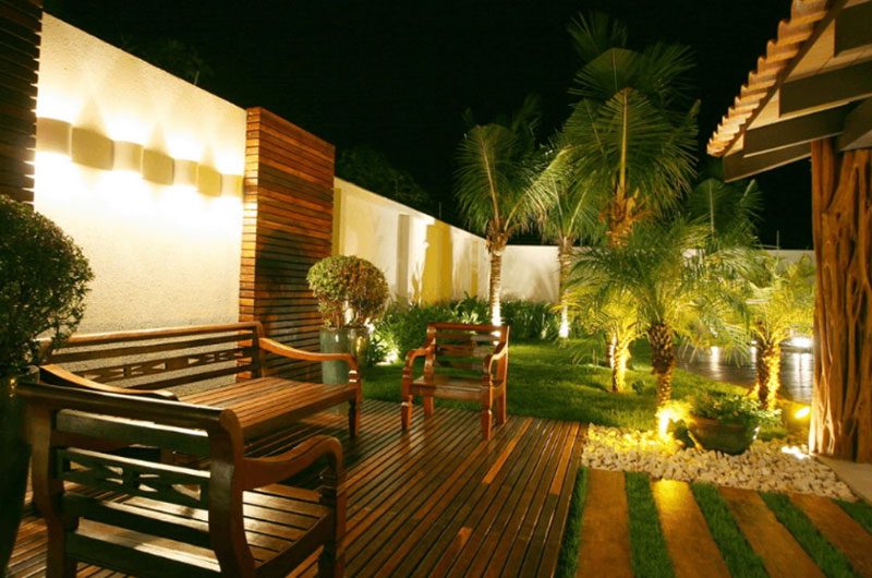 den-canh-quan-san-vuon